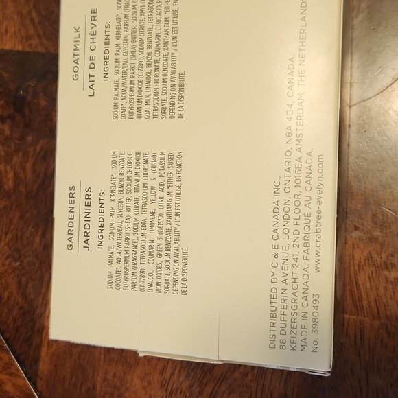 Crabtree Evelyn essentials soap set, 6.5 oz each. - Picture 2 of 2